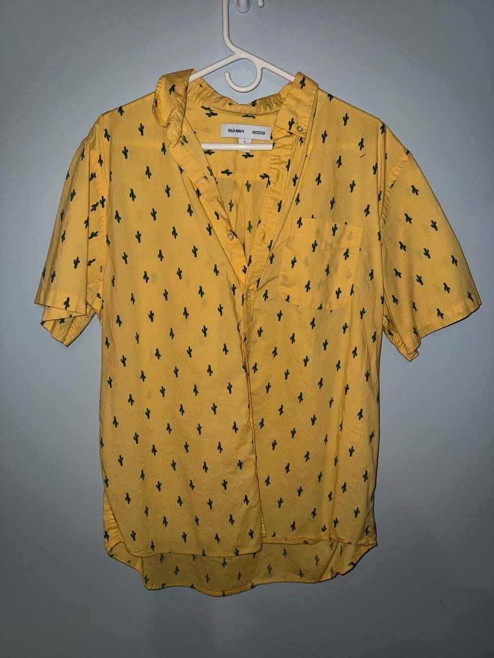 Old Navy Men's Yellow Cactus Print Short Sleeve Button Down Shirt Size L